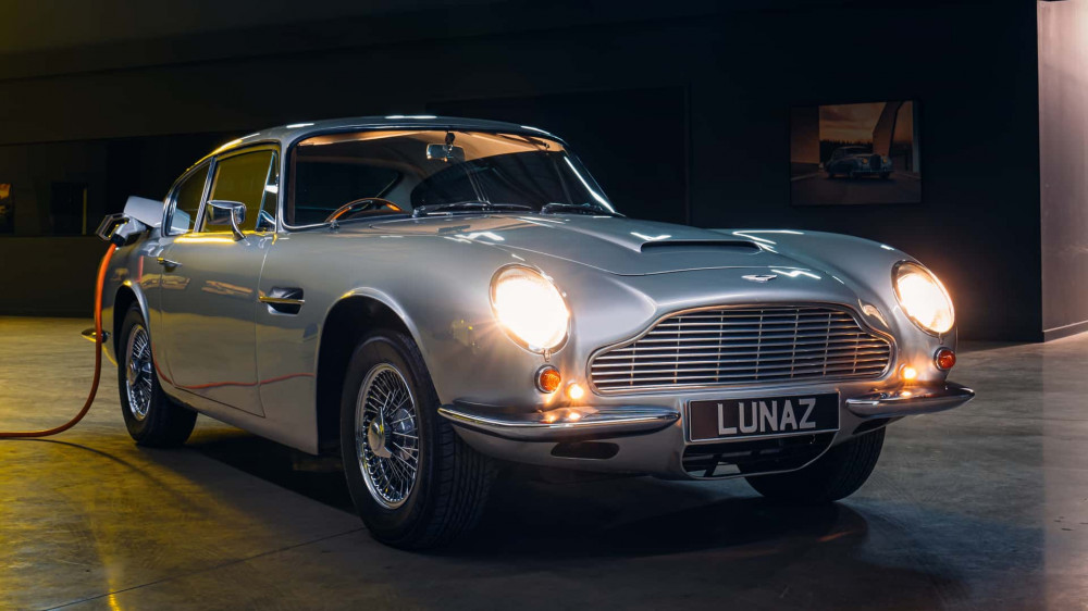 Aston Martin DB6